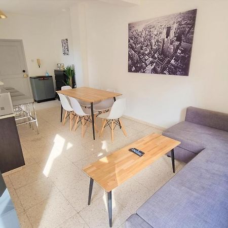 Cozy Beach Apt / 100 Mbit+ Netflix / Near Airport Larnaca Exterior photo