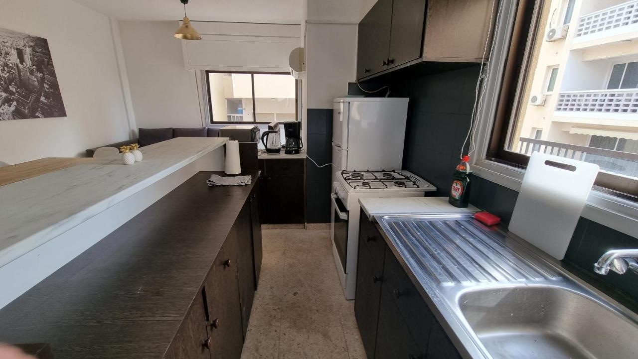 Cozy Beach Apt / 100 Mbit+ Netflix / Near Airport Larnaca Exterior photo
