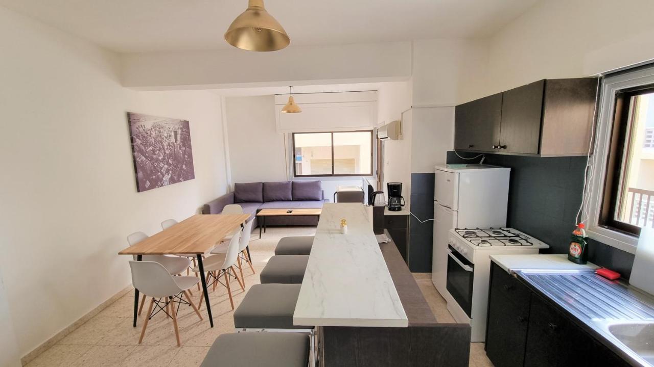 Cozy Beach Apt / 100 Mbit+ Netflix / Near Airport Larnaca Exterior photo