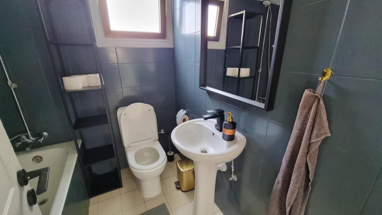 Cozy Beach Apt / 100 Mbit+ Netflix / Near Airport Larnaca Exterior photo